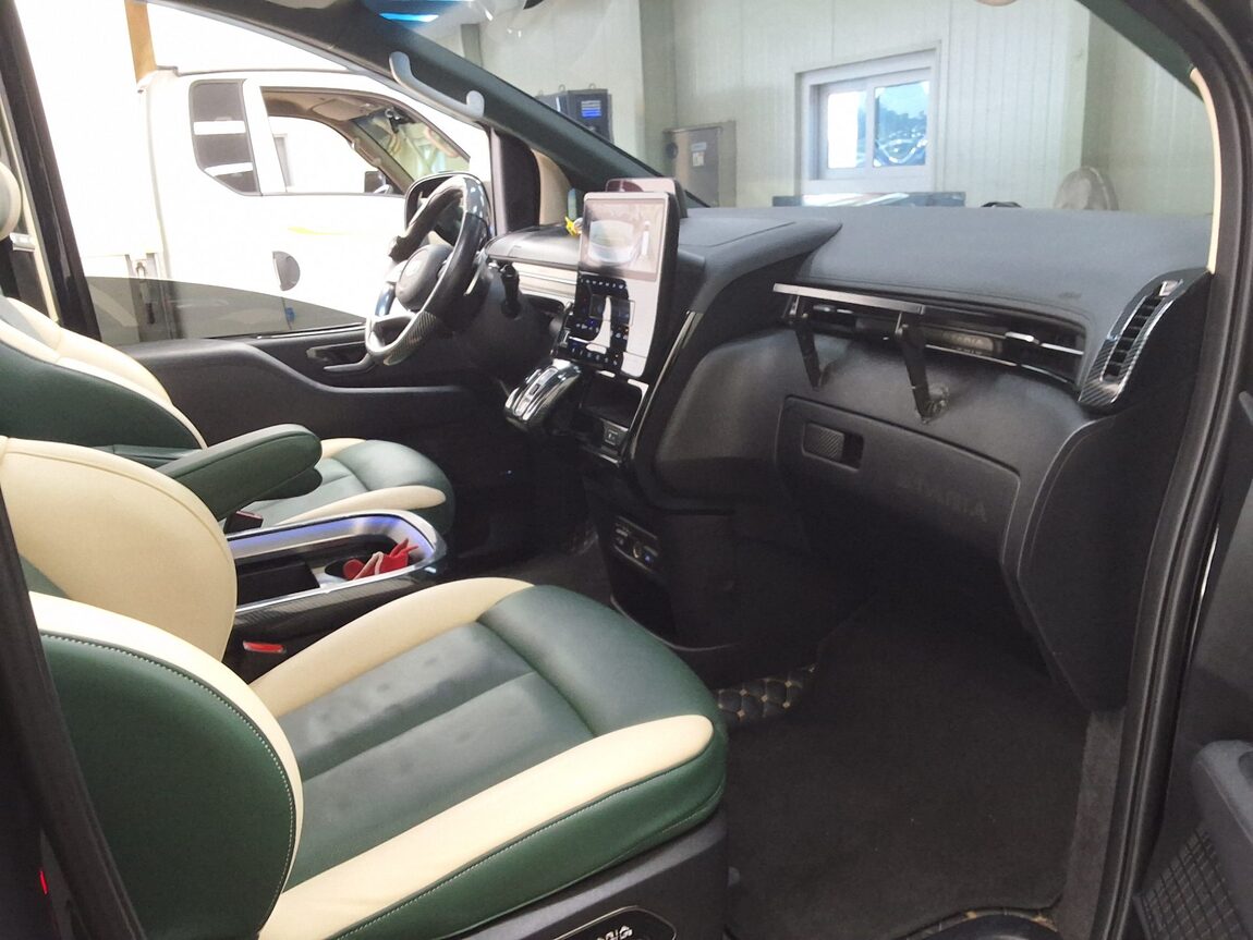 HYUNDAI STARIA 3.5 LPG LOUNGE 9-SEATER INSPIRATION 2022 - zdjęcie 15