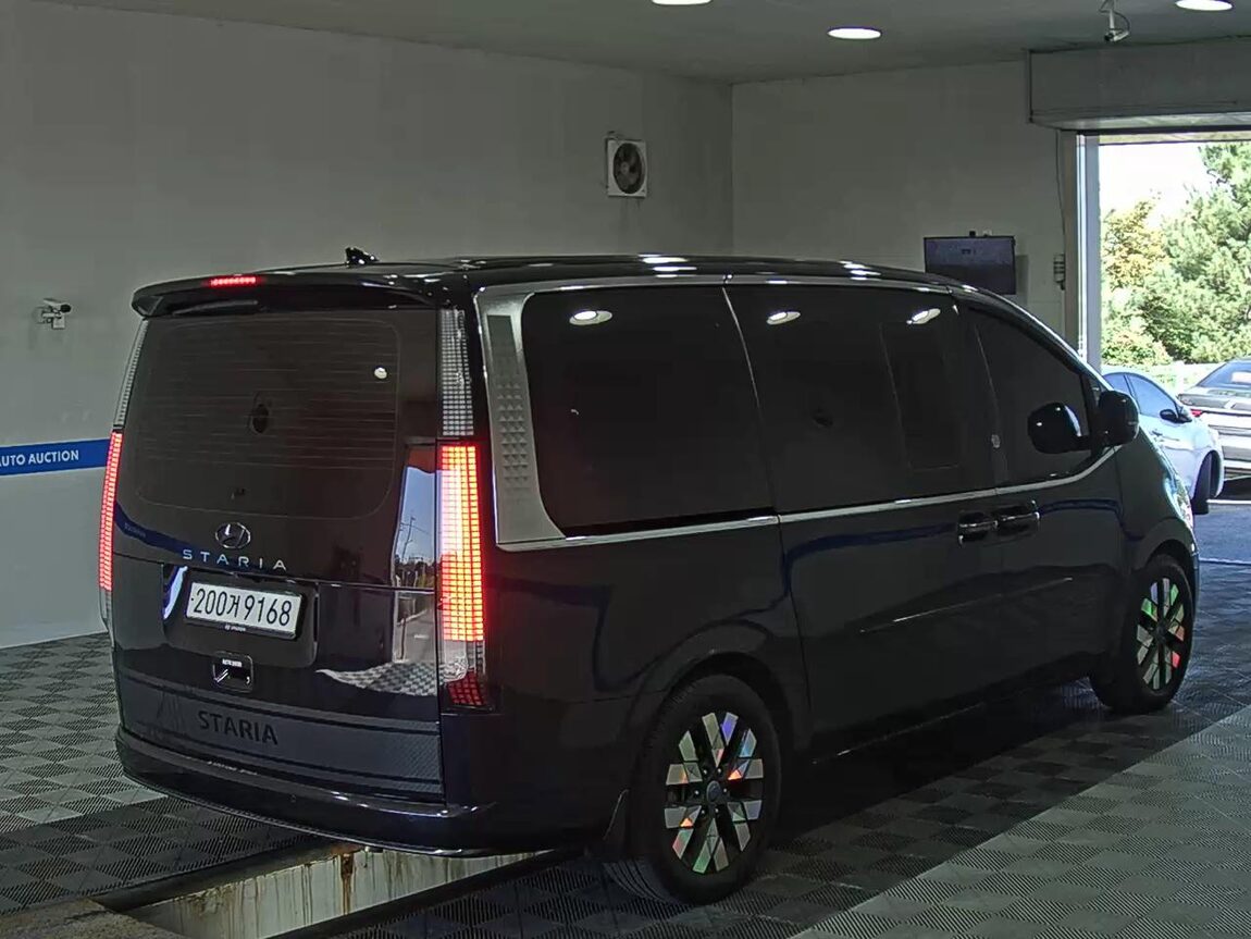 HYUNDAI STARIA 3.5 LPG LOUNGE 9-SEATER INSPIRATION 2022 - zdjęcie 5
