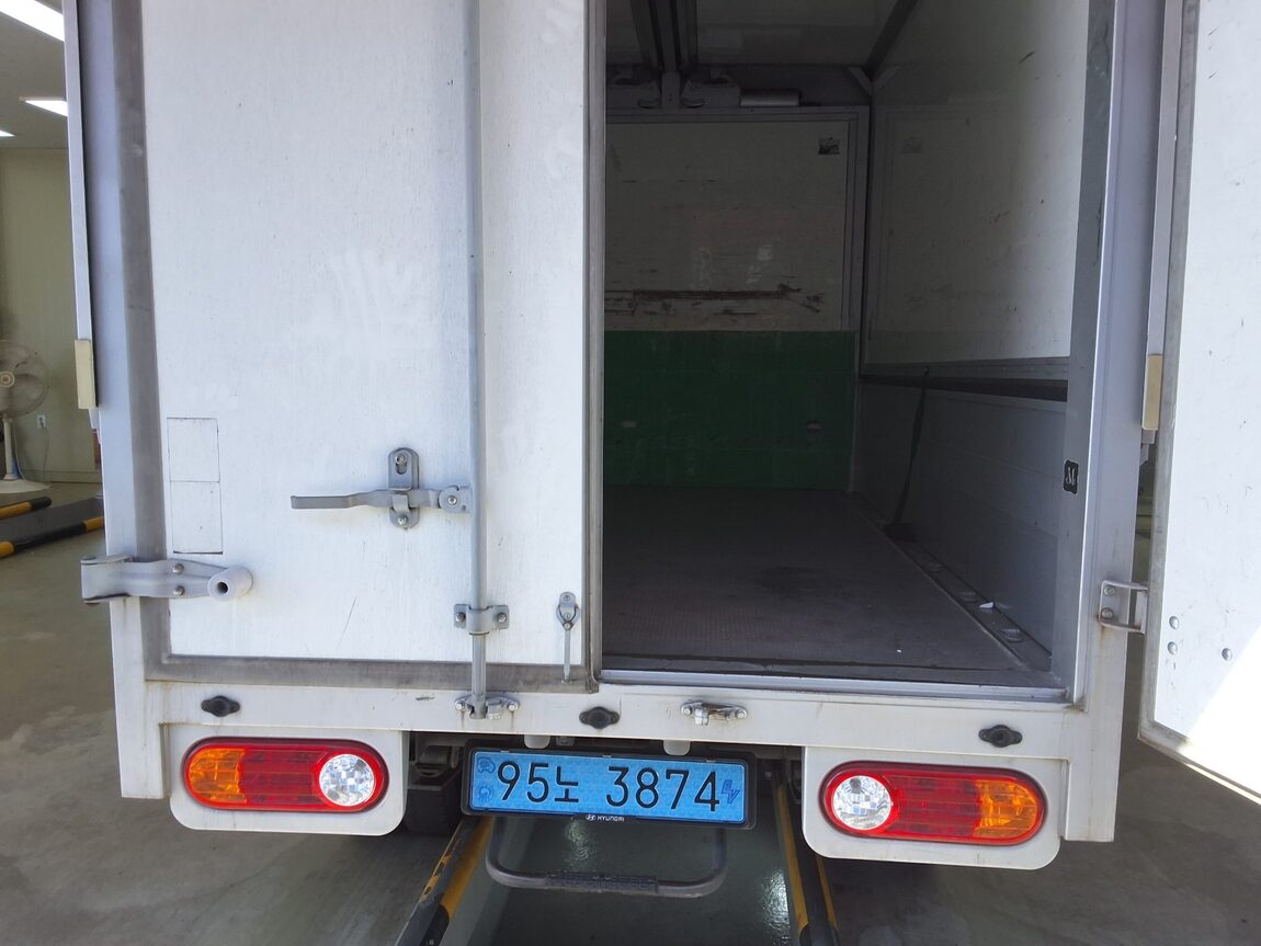 HYUNDAI PORTER II ELECTRIC WING BODY 2022 - zdjęcie 13
