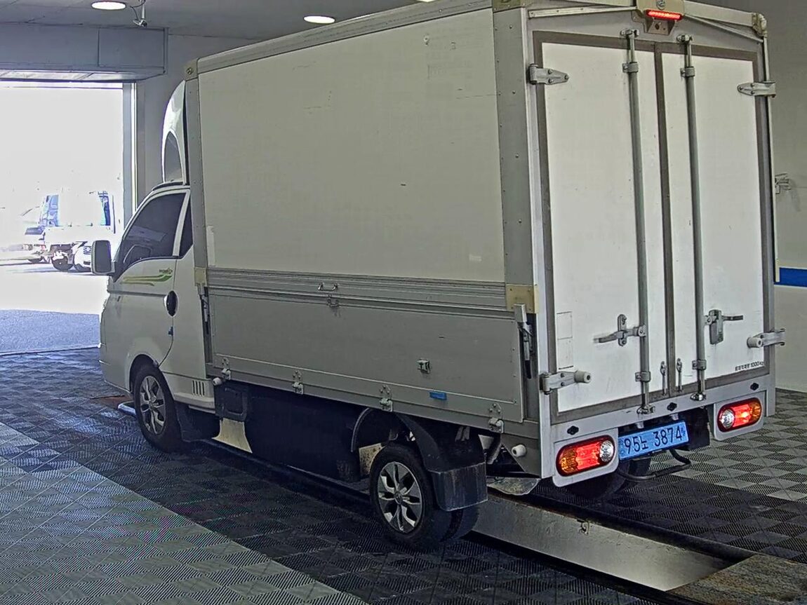 HYUNDAI PORTER II ELECTRIC WING BODY 2022 - zdjęcie 6