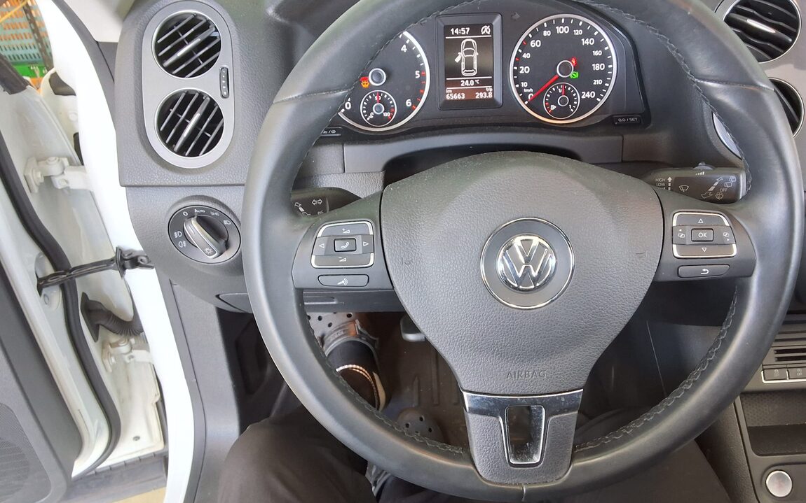 VOLKSWAGEN TIGUAN 2.0 TDI BLUEMOTION PREMIUM 2016 - zdjęcie 17