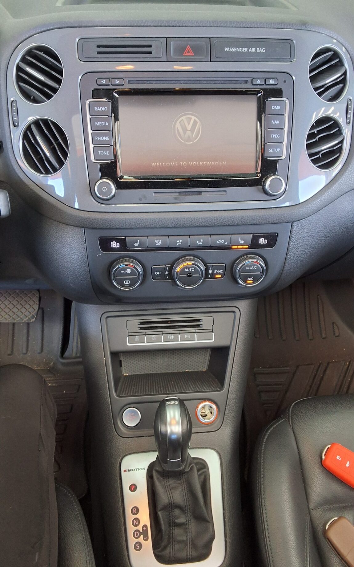 VOLKSWAGEN TIGUAN 2.0 TDI BLUEMOTION PREMIUM 2016 - zdjęcie 18