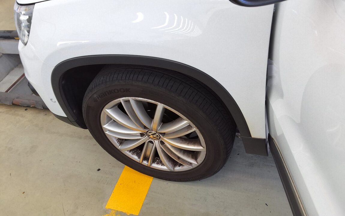VOLKSWAGEN TIGUAN 2.0 TDI BLUEMOTION PREMIUM 2016 - zdjęcie 23