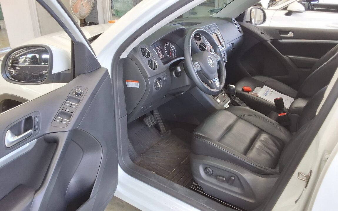 VOLKSWAGEN TIGUAN 2.0 TDI BLUEMOTION PREMIUM 2016 - zdjęcie 10