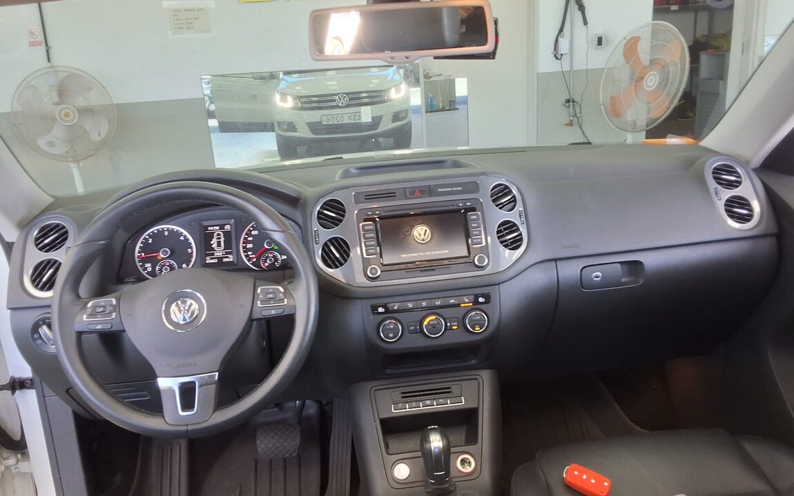 VOLKSWAGEN TIGUAN 2.0 TDI BLUEMOTION PREMIUM 2016 - zdjęcie 11
