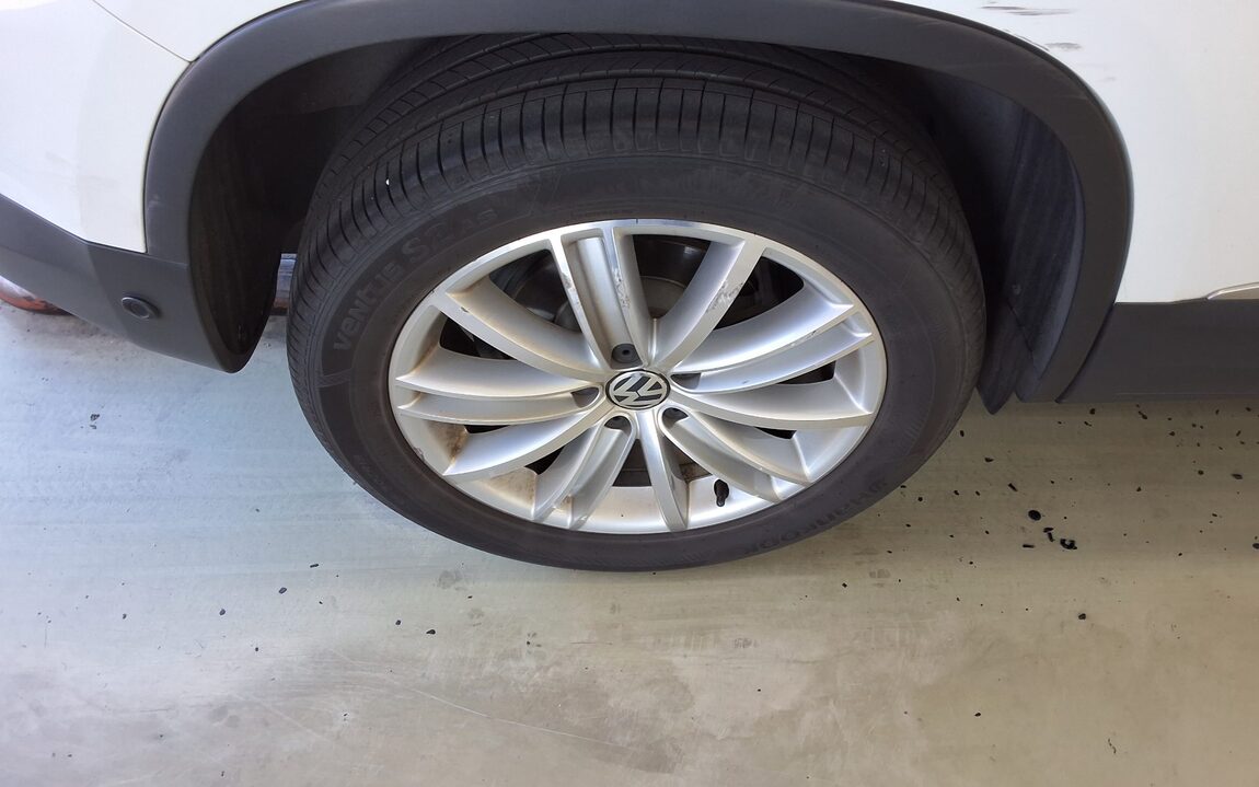 VOLKSWAGEN TIGUAN 2.0 TDI BLUEMOTION PREMIUM 2016 - zdjęcie 26