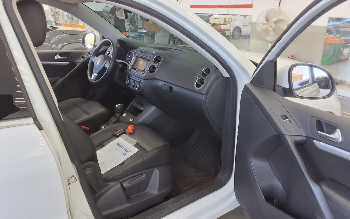 VOLKSWAGEN TIGUAN 2.0 TDI BLUEMOTION PREMIUM 2016 - zdjęcie 14
