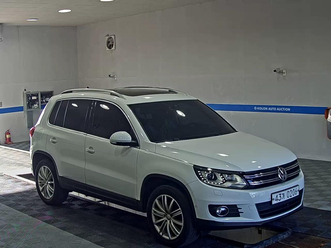 VOLKSWAGEN TIGUAN 2.0 TDI BLUEMOTION PREMIUM 2016 - zdjęcie 3