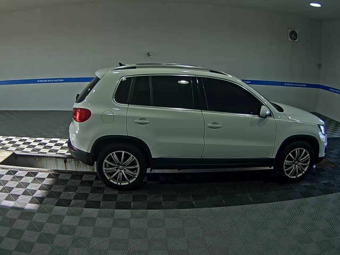 VOLKSWAGEN TIGUAN 2.0 TDI BLUEMOTION PREMIUM 2016 - zdjęcie 4