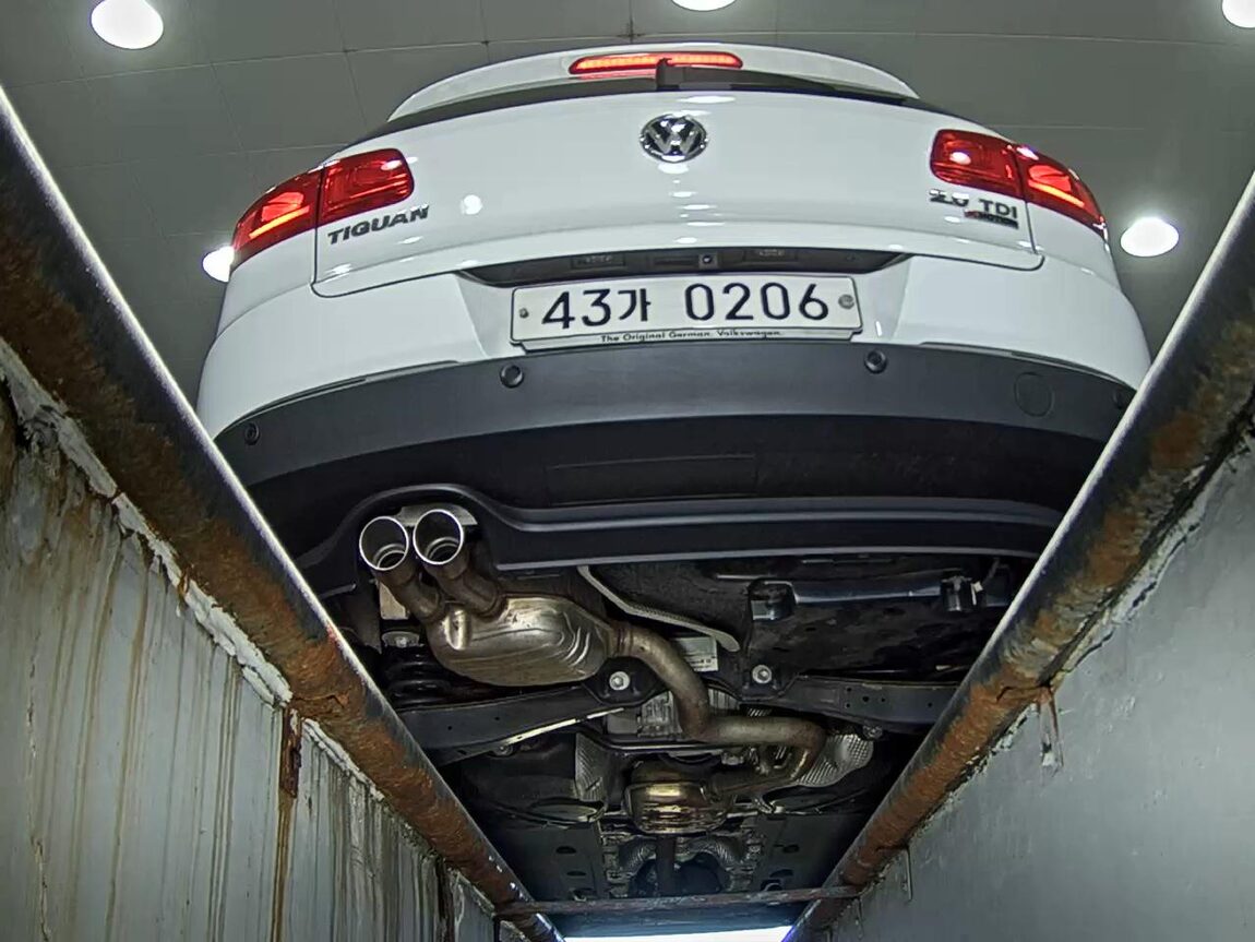 VOLKSWAGEN TIGUAN 2.0 TDI BLUEMOTION PREMIUM 2016 - zdjęcie 8