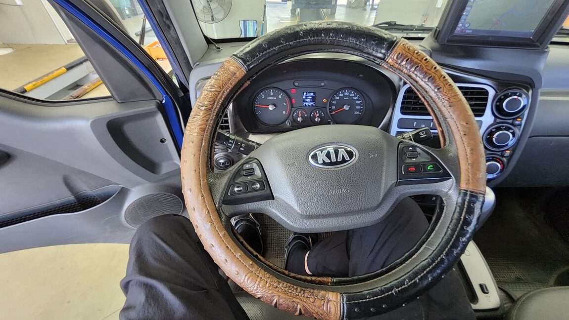 KIA BONGO III CARGO CRDi KING CAB EXTRA LONG WHEELBASE 2019 - zdjęcie 15
