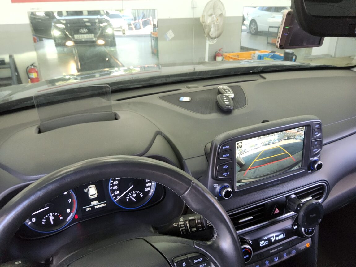 HYUNDAI KONA 1.6 GASOLINE 2WD PREMIUM 2018 - zdjęcie 17