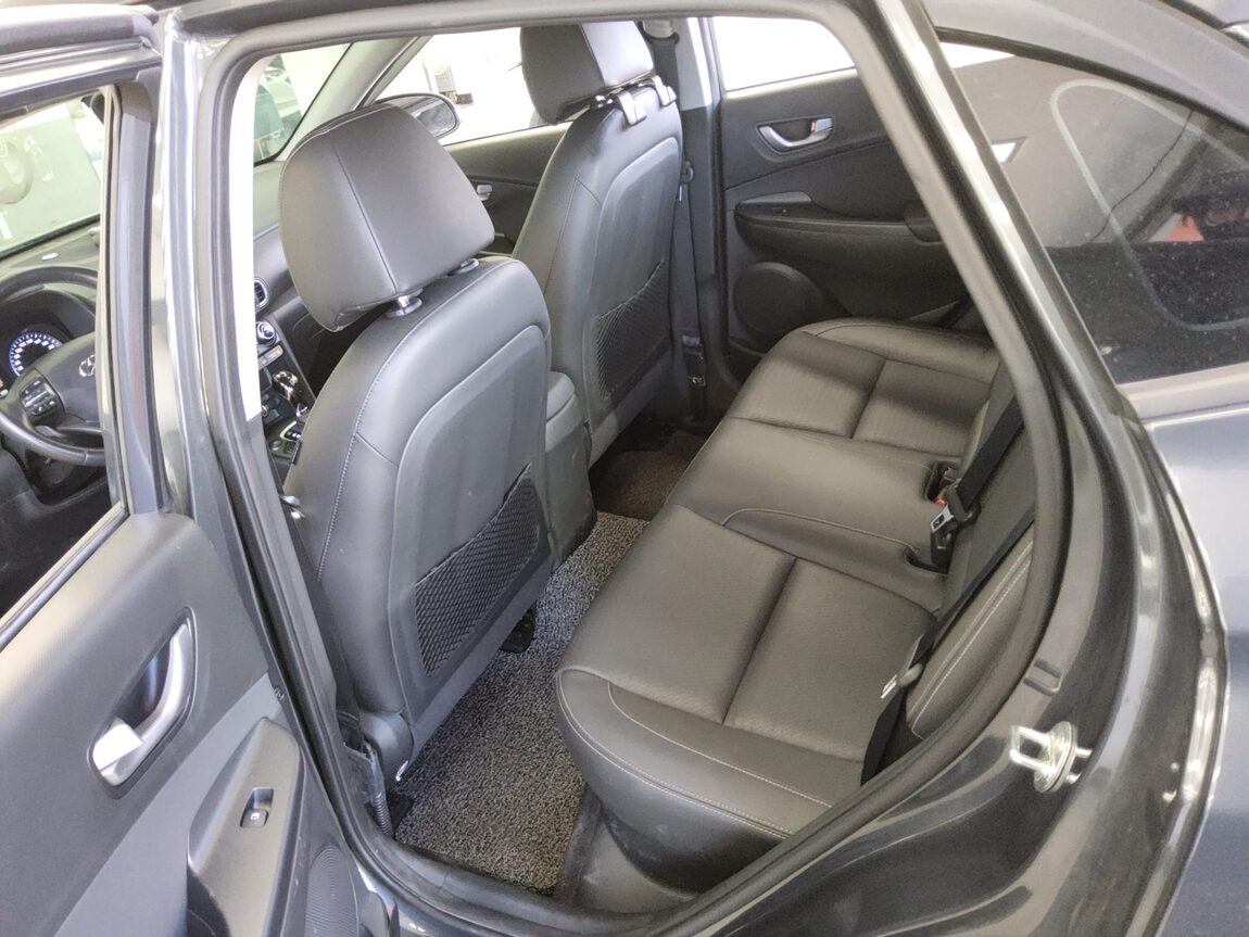 HYUNDAI KONA 1.6 GASOLINE 2WD PREMIUM 2018 - zdjęcie 12