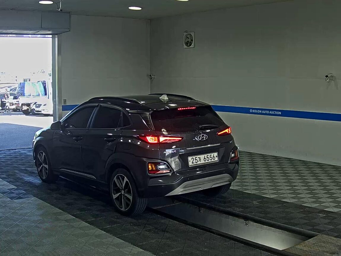 HYUNDAI KONA 1.6 GASOLINE 2WD PREMIUM 2018 - zdjęcie 6
