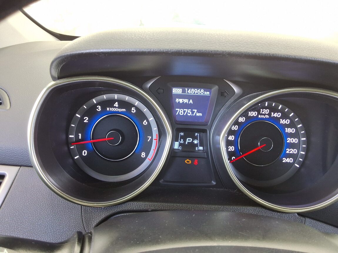 HYUNDAI AVANTE MD M16 GDi PREMIER 2011 - zdjęcie 9