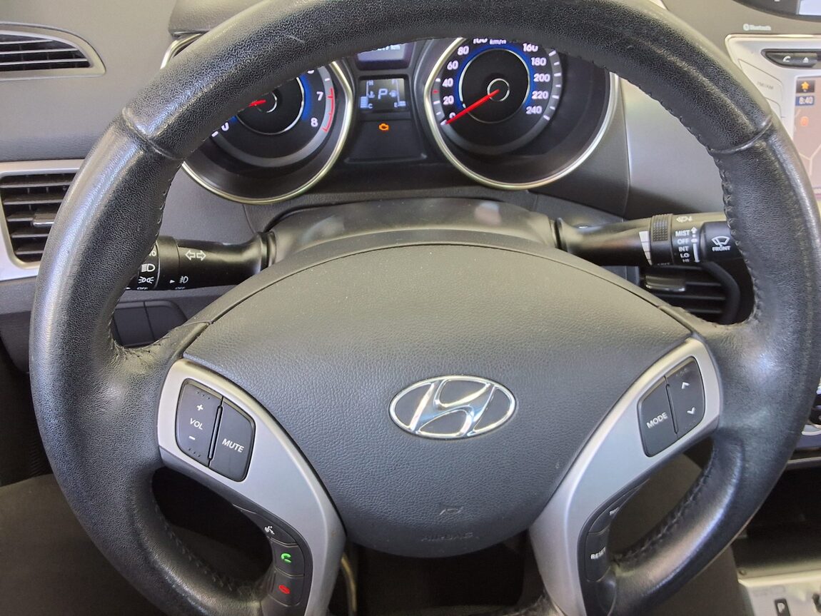 HYUNDAI AVANTE MD M16 GDi PREMIER 2011 - zdjęcie 17