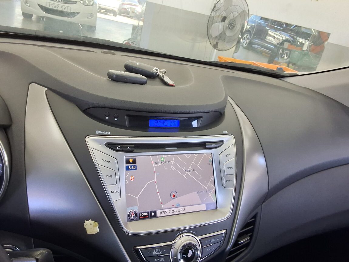 HYUNDAI AVANTE MD M16 GDi PREMIER 2011 - zdjęcie 18