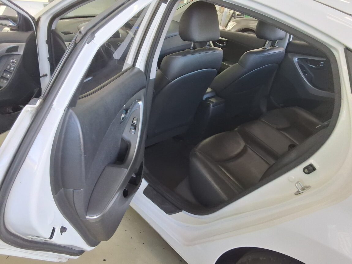 HYUNDAI AVANTE MD M16 GDi PREMIER 2011 - zdjęcie 12