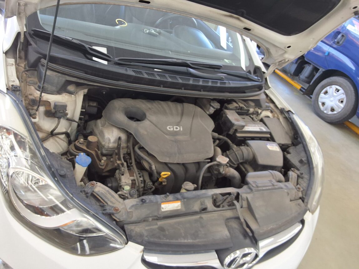 HYUNDAI AVANTE MD M16 GDi PREMIER 2011 - zdjęcie 20