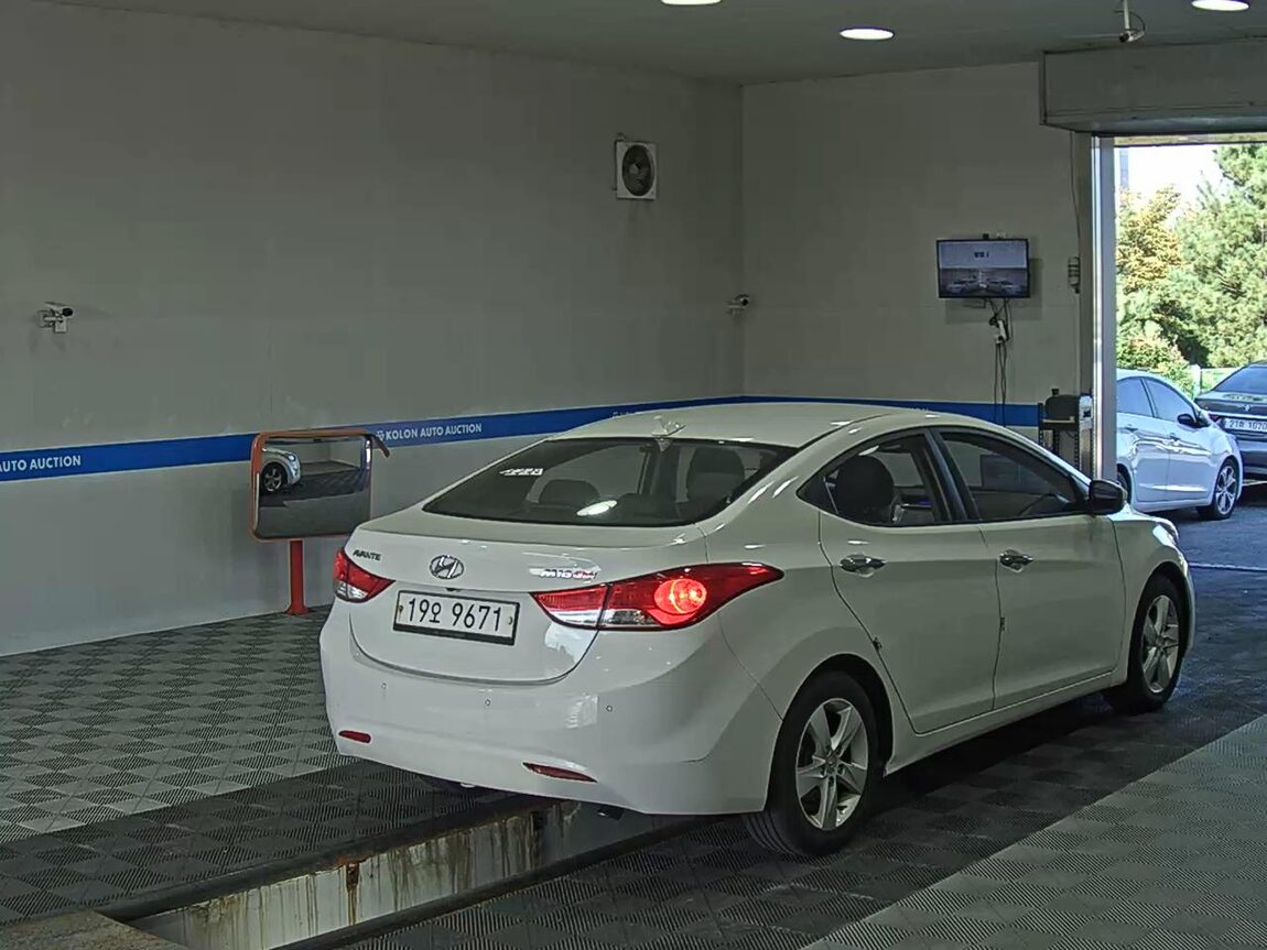 HYUNDAI AVANTE MD M16 GDi PREMIER 2011 - zdjęcie 5