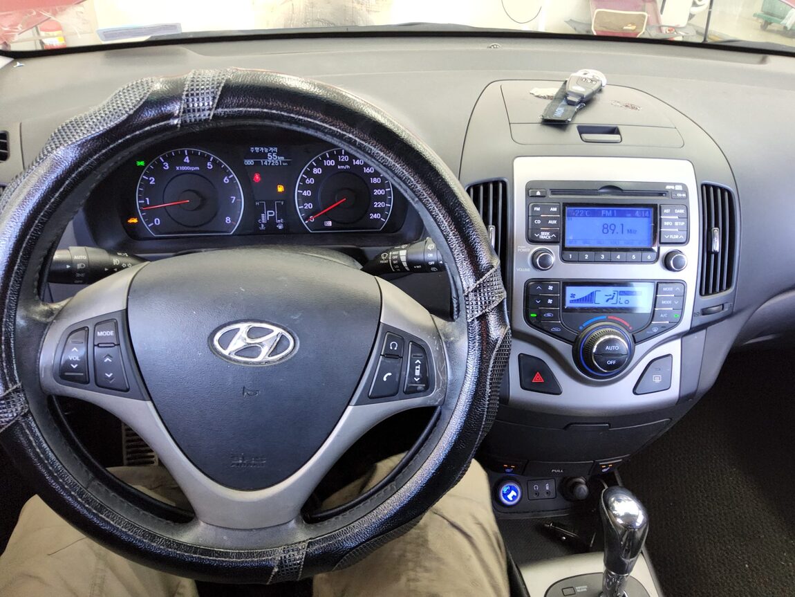 HYUNDAI i30 1.6 VVT PREMIER 2011 - zdjęcie 17