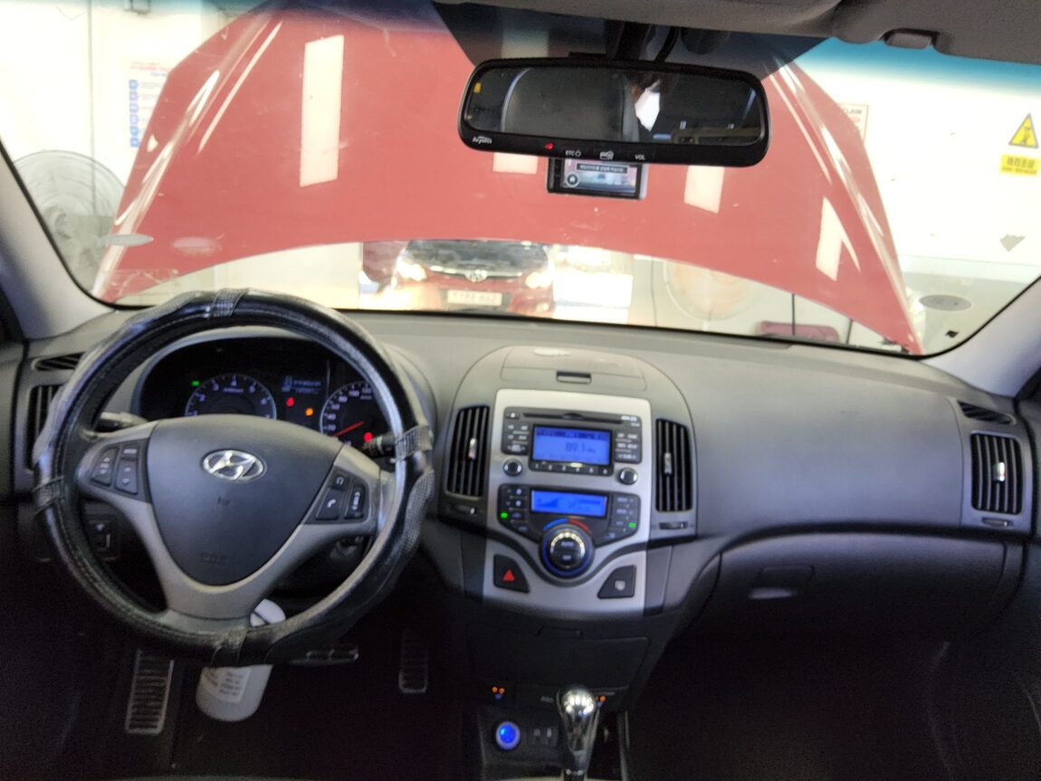 HYUNDAI i30 1.6 VVT PREMIER 2011 - zdjęcie 11