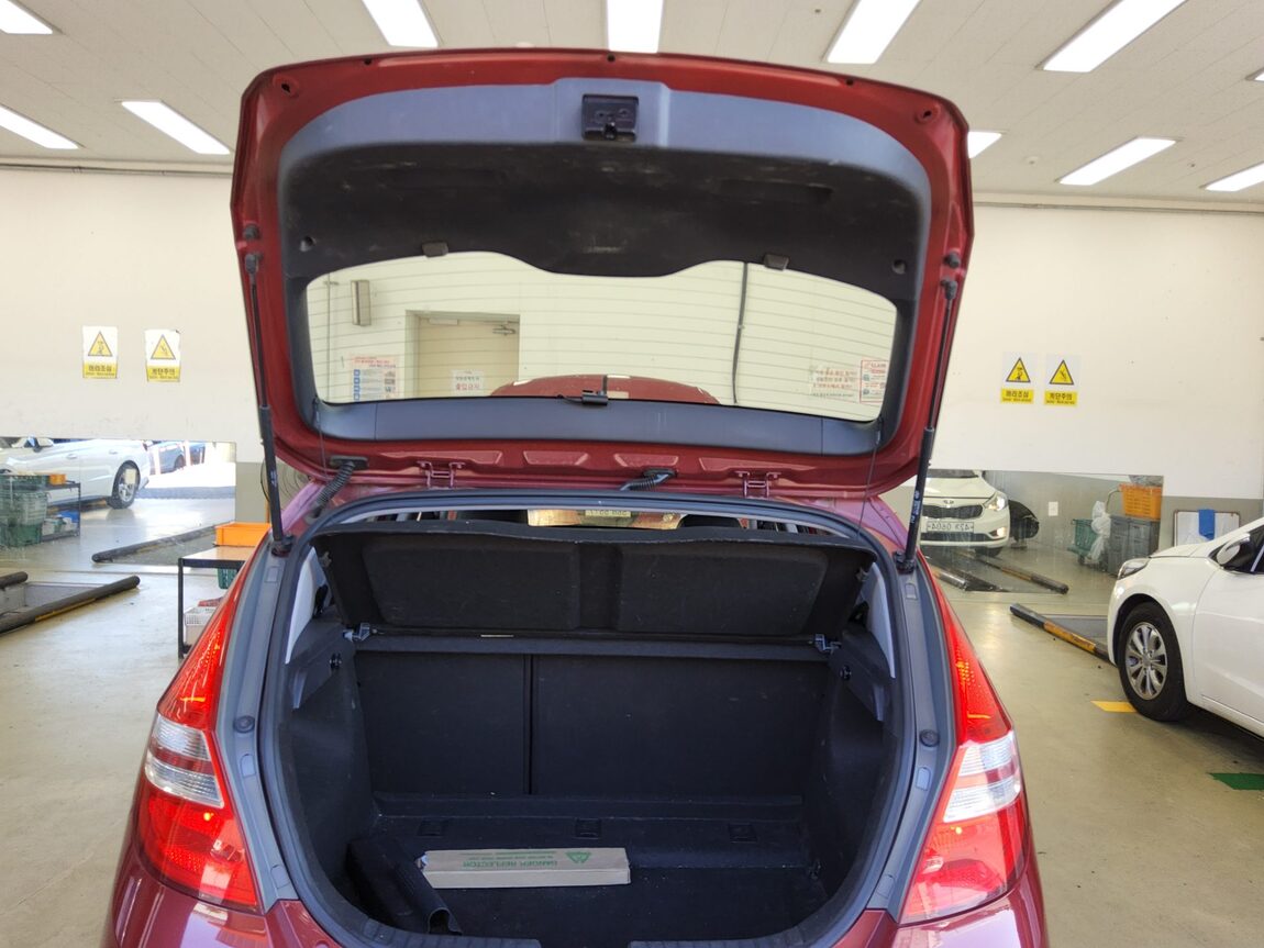 HYUNDAI i30 1.6 VVT PREMIER 2011 - zdjęcie 15