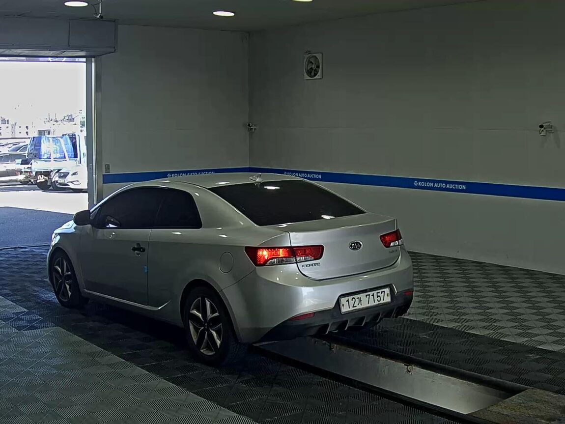 KIA FORTE KOUP 1.6 GDI PRESTIGE 2012 - zdjęcie 6