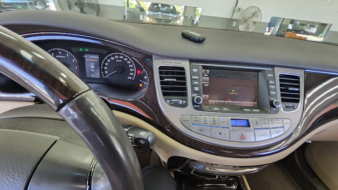 HYUNDAI GENESIS BH 330 LUXURY 2009 - zdjęcie 18