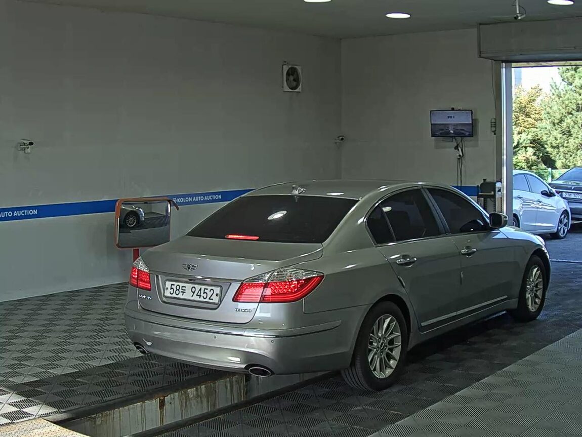 HYUNDAI GENESIS BH 330 LUXURY 2009 - zdjęcie 5