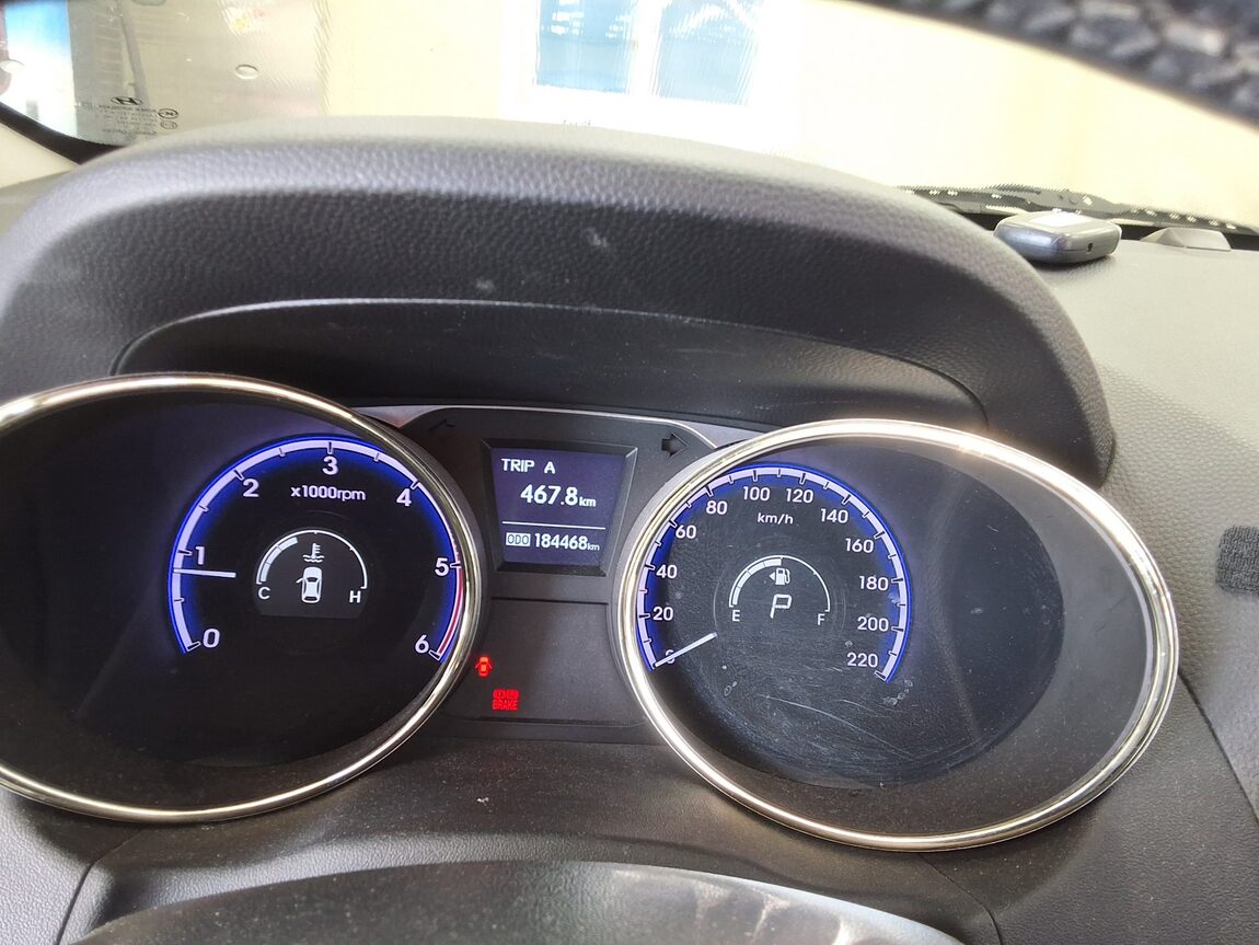 HYUNDAI TUCSON ix DIESEL R20 2WD LMX20 PREMIUM 2013 - zdjęcie 10