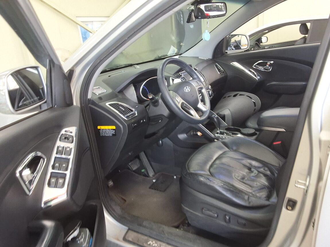 HYUNDAI TUCSON ix DIESEL R20 2WD LMX20 PREMIUM 2013 - zdjęcie 11