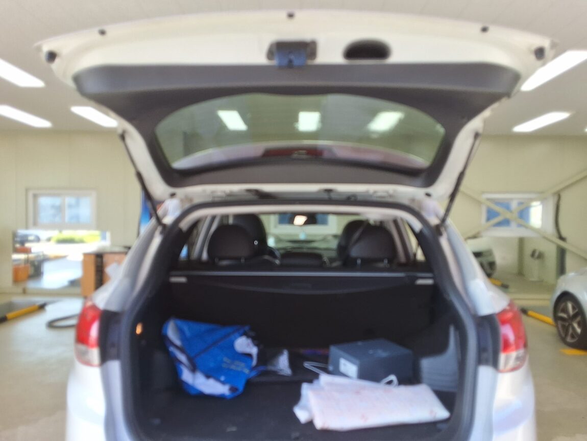 HYUNDAI TUCSON ix DIESEL R20 2WD LMX20 PREMIUM 2013 - zdjęcie 16