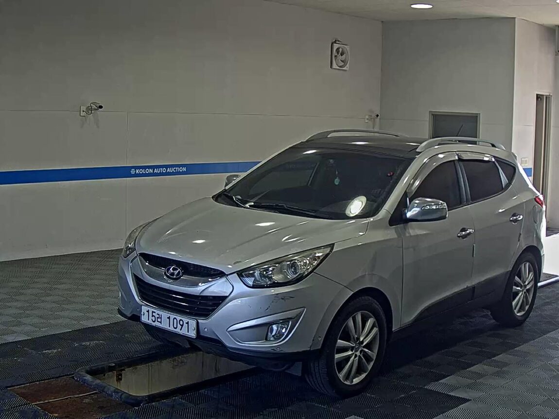 HYUNDAI TUCSON ix DIESEL R20 2WD LMX20 PREMIUM 2013 - zdjęcie 2