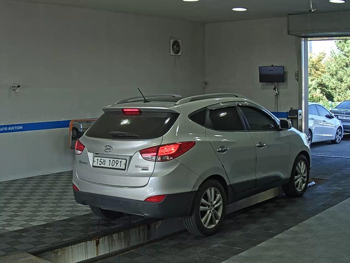 HYUNDAI TUCSON ix DIESEL R20 2WD LMX20 PREMIUM 2013 - zdjęcie 5