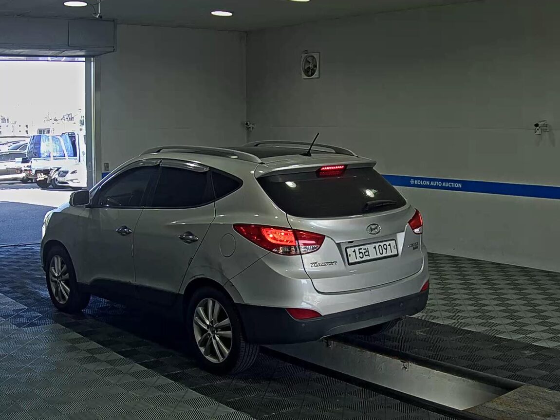 HYUNDAI TUCSON ix DIESEL R20 2WD LMX20 PREMIUM 2013 - zdjęcie 6