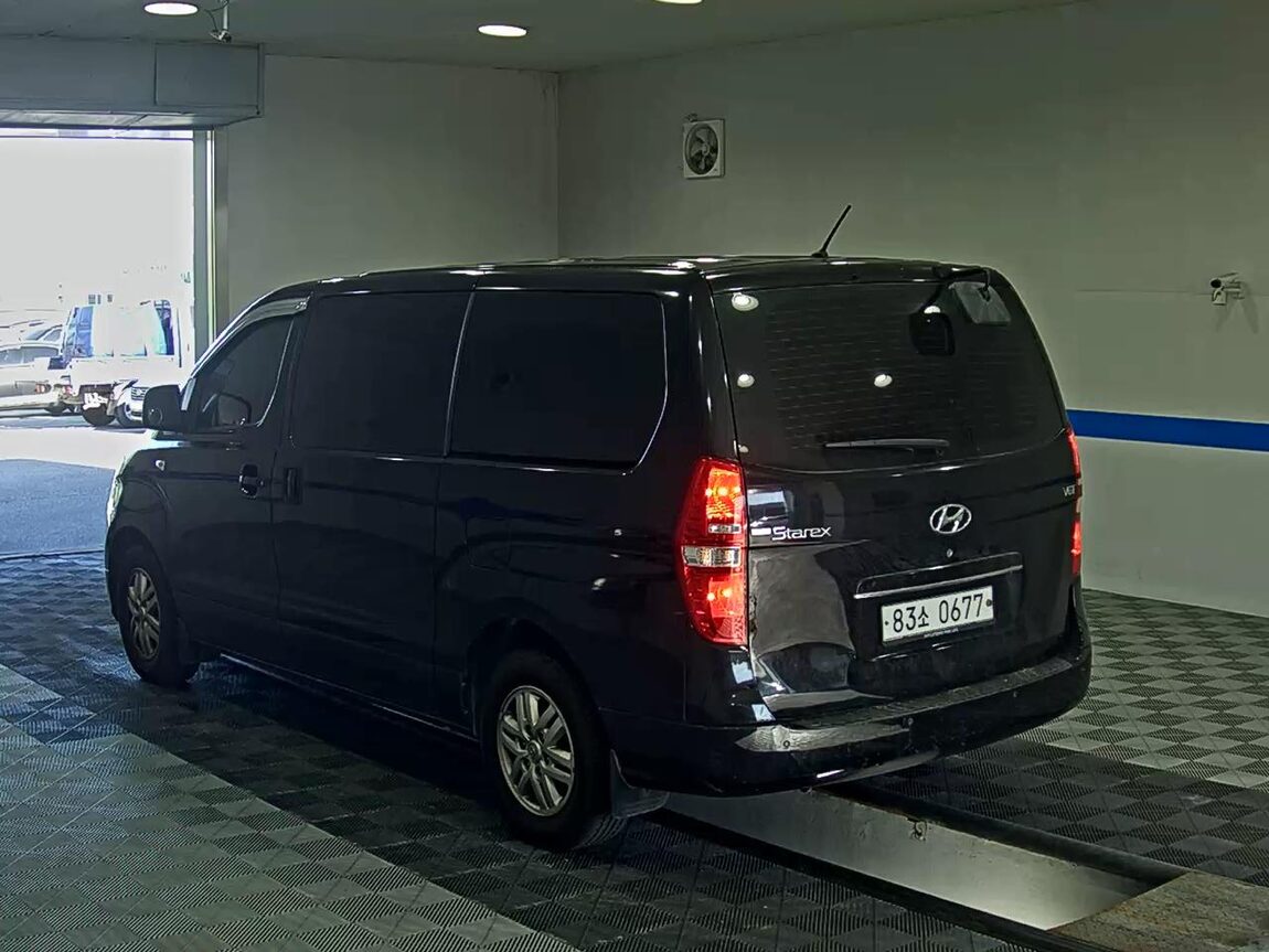 HYUNDAI THE NEW GRAND STAREX 3-SEATER DIESEL VAN SMART 2019 - zdjęcie 6