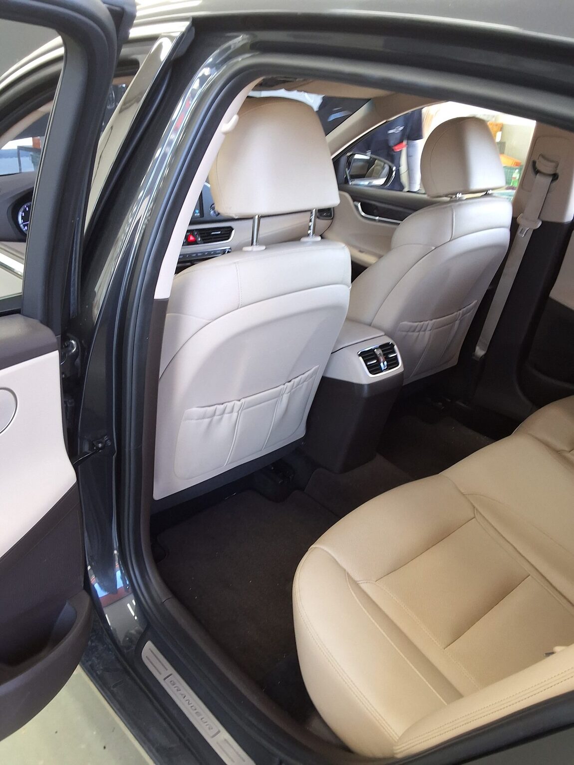 HYUNDAI GRANDEUR IG 2.4 GDi MODERN 2018 - zdjęcie 12