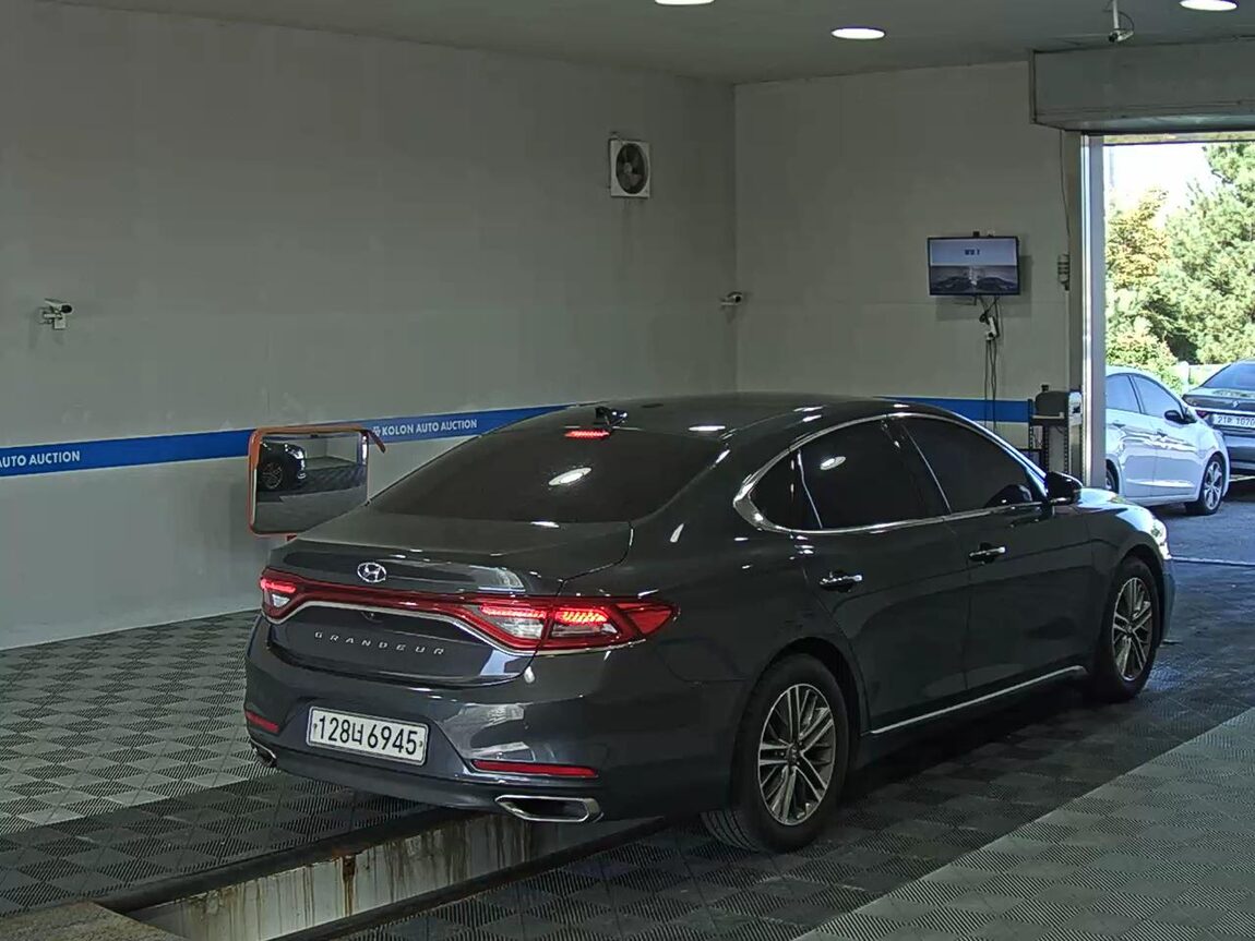 HYUNDAI GRANDEUR IG 2.4 GDi MODERN 2018 - zdjęcie 5