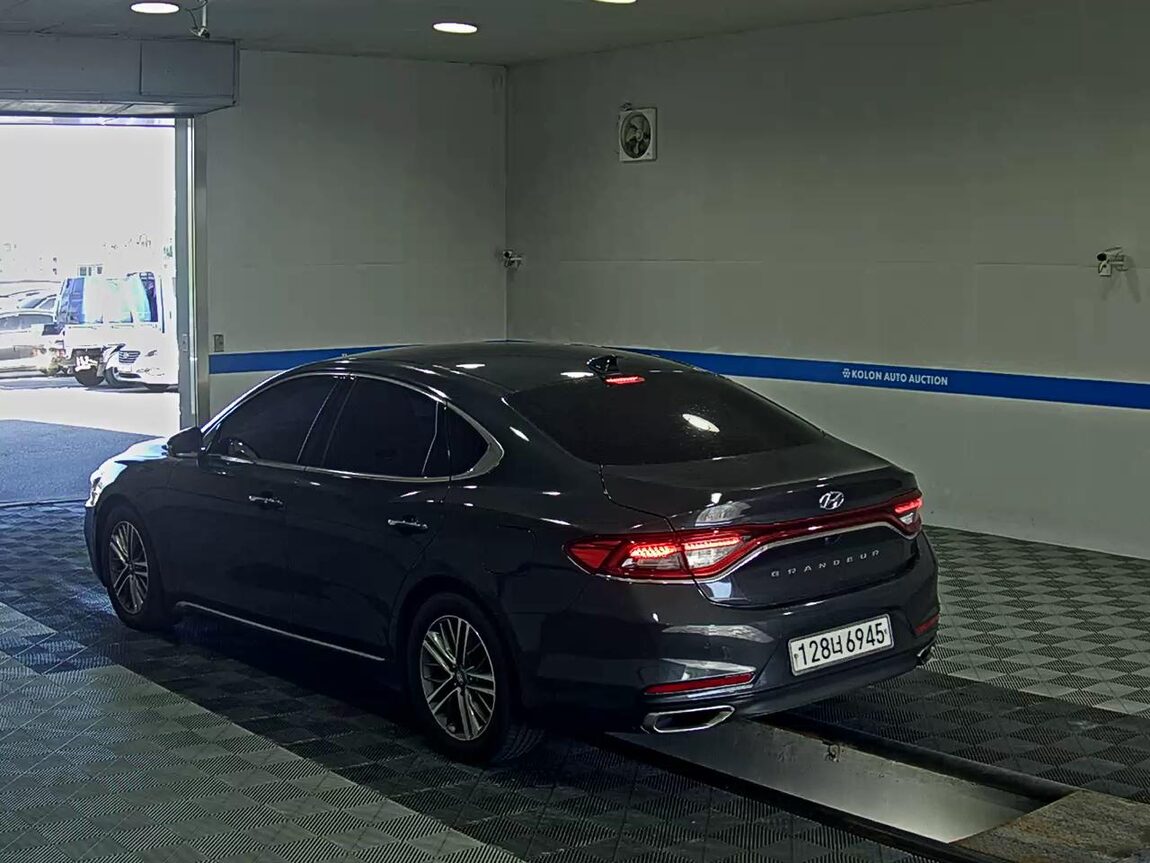 HYUNDAI GRANDEUR IG 2.4 GDi MODERN 2018 - zdjęcie 6