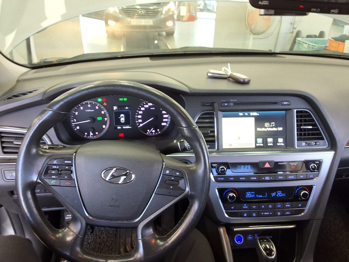 HYUNDAI LF SONATA 2.0 CVVL SMART 2017 - zdjęcie 17