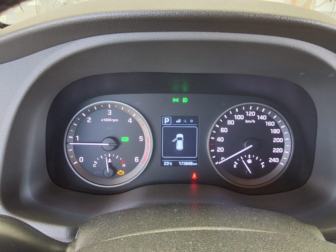HYUNDAI ALL NEW TUCSON DIESEL R2.0 2WD MODERN 2016 - zdjęcie 9