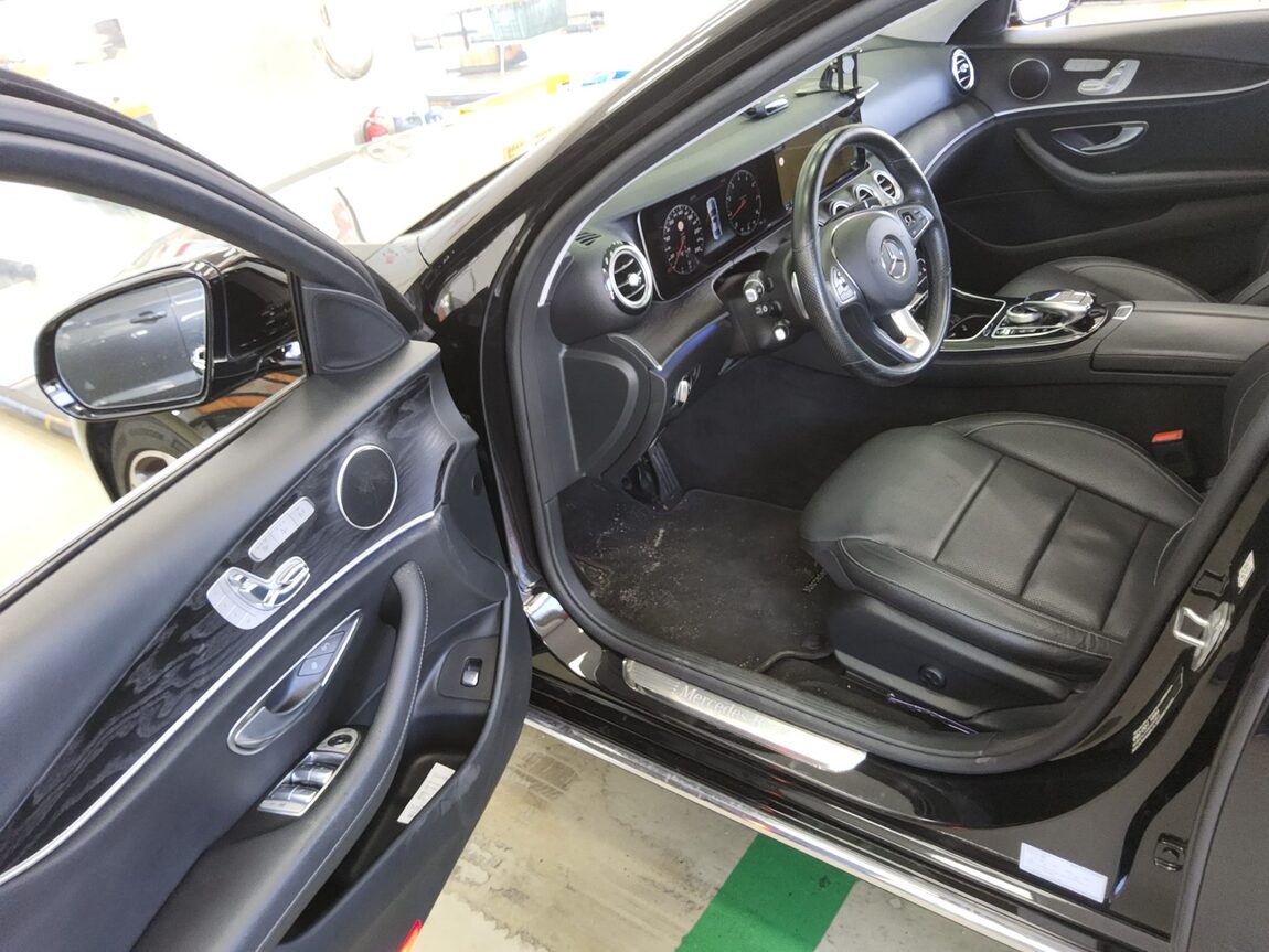 MERCEDES-BENZ E-CLASS (5TH GEN) E300 AVANTGARDE 2017 - zdjęcie 10
