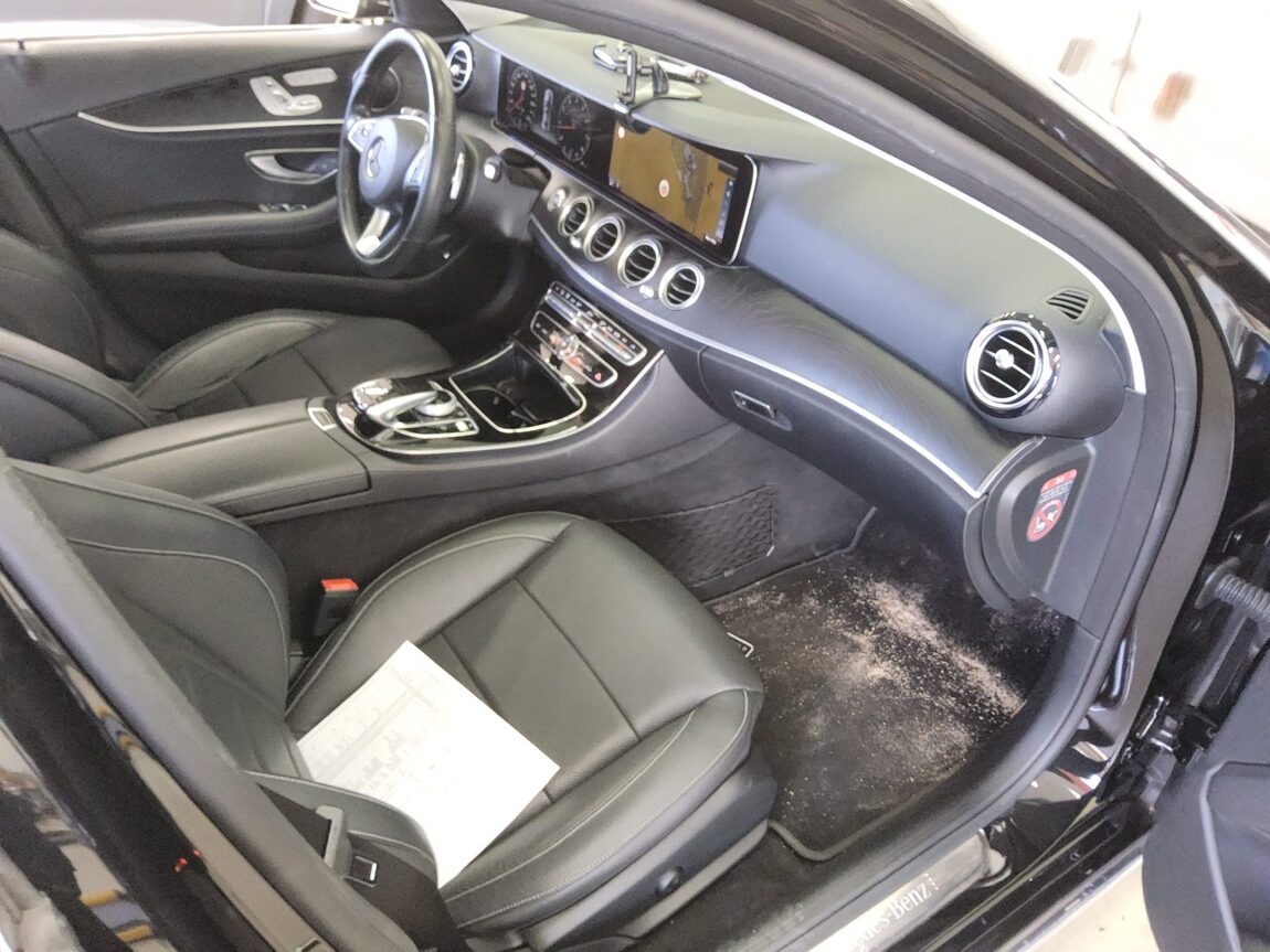 MERCEDES-BENZ E-CLASS (5TH GEN) E300 AVANTGARDE 2017 - zdjęcie 14