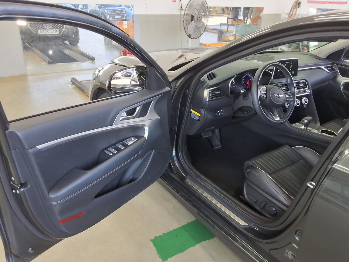 GENESIS G70 2.0T AWD ELITE 2019 - zdjęcie 10