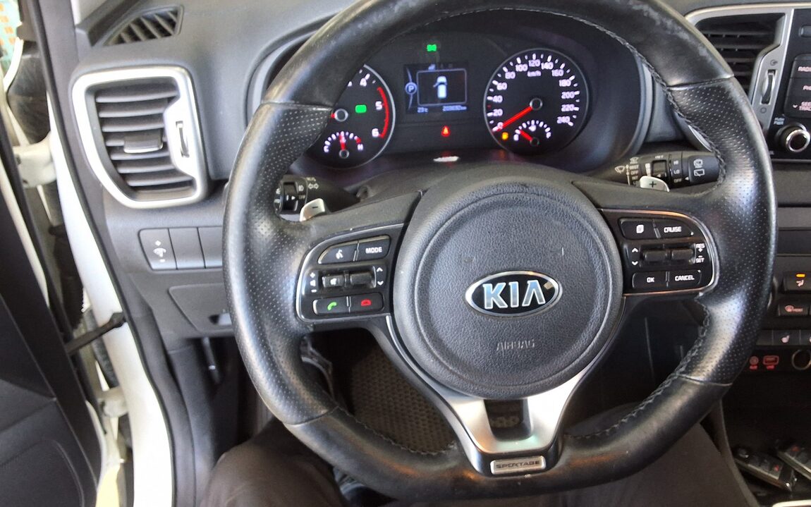 KIA NEW SPORTAGE 1.7 2WD NOBLESSE 2016 - zdjęcie 17