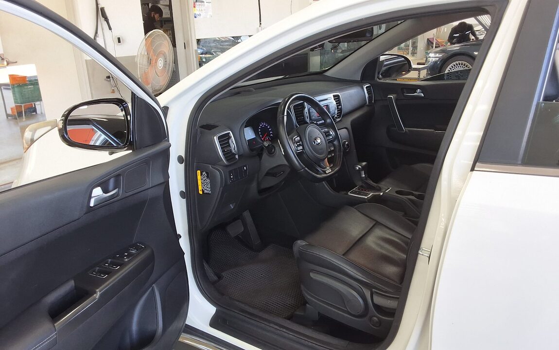 KIA NEW SPORTAGE 1.7 2WD NOBLESSE 2016 - zdjęcie 10