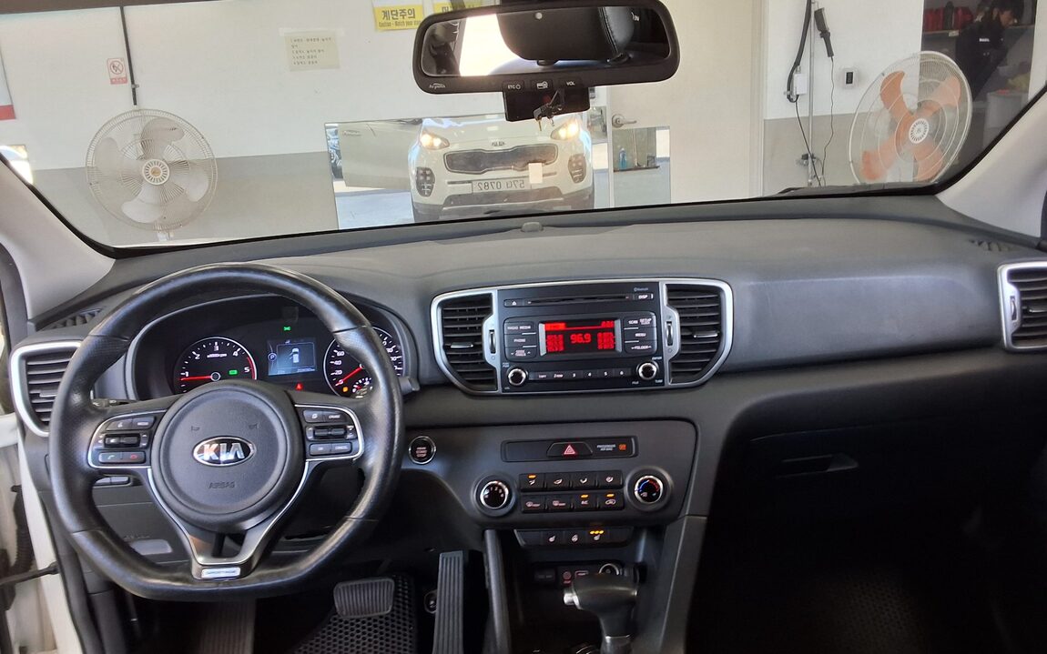 KIA NEW SPORTAGE 1.7 2WD NOBLESSE 2016 - zdjęcie 11