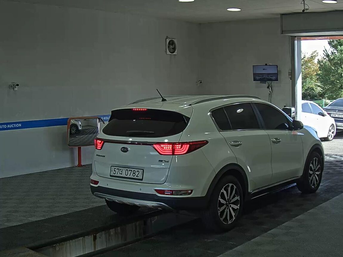 KIA NEW SPORTAGE 1.7 2WD NOBLESSE 2016 - zdjęcie 5