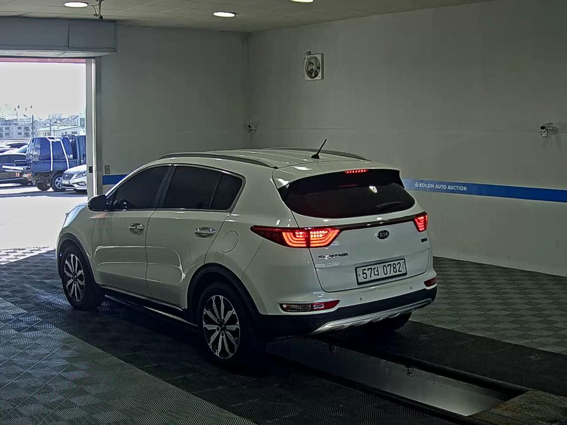 KIA NEW SPORTAGE 1.7 2WD NOBLESSE 2016 - zdjęcie 6